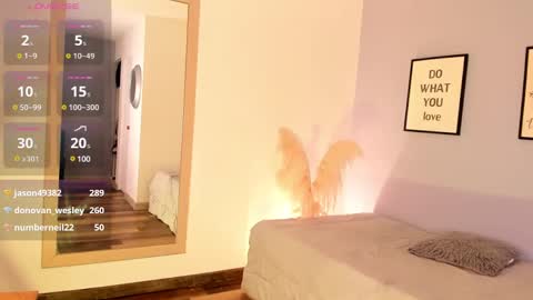 violetta_bold online show from March 11, 2:40 pm