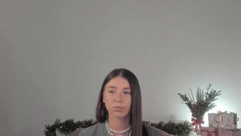 Snapshot of violetta_finch chatting on December 24, 8:22 am violetta_finch online show from December 24, 8:22 am
