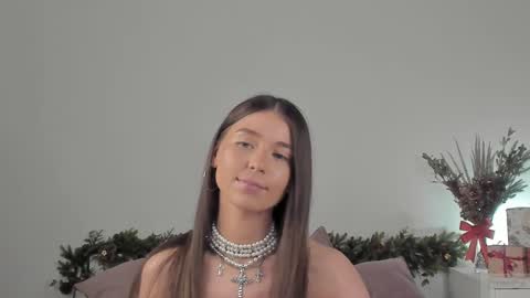 Snapshot of violetta_finch chatting on January 12, 5:22 pm violetta_finch online show from January 12, 5:22 pm
