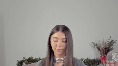 Snapshot of violetta_finch chatting on January 18, 8:20 am violetta_finch online show from January 18, 8:20 am