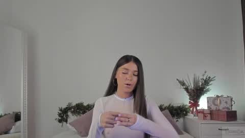 Snapshot of violetta_finch chatting on January 19, 2:17 pm violetta_finch online show from January 19, 2:17 pm
