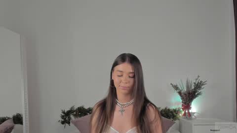 Snapshot of violetta_finch chatting on January 29, 11:20 am violetta_finch online show from January 29, 11:20 am