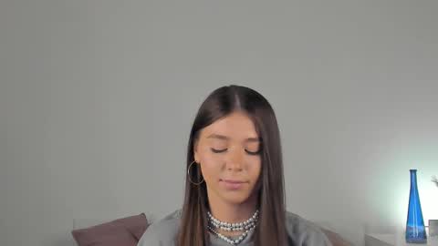 Snapshot of violetta_finch chatting on February 9, 8:22 am violetta_finch online show from February 9, 8:22 am
