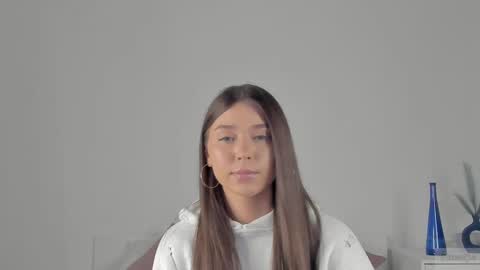 Snapshot of violetta_finch chatting on February 26, 12:47 pm violetta_finch online show from February 26, 12:47 pm