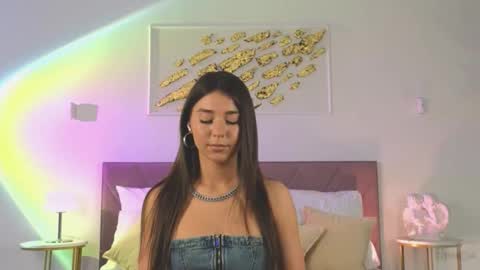 Snapshot of violetta_finch chatting on September 14, 10:25 am violetta_finch online show from September 14, 10:25 am