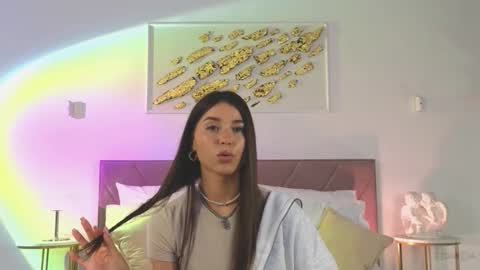 Snapshot of violetta_finch chatting on September 19, 10:05 am violetta_finch online show from September 19, 10:05 am