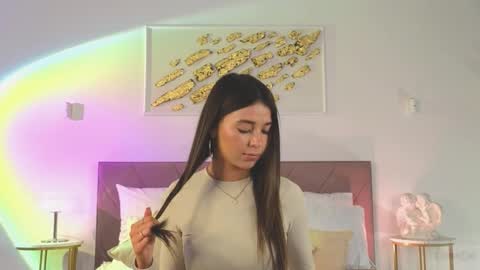 Snapshot of violetta_finch chatting on September 25, 1:37 pm violetta_finch online show from September 25, 1:37 pm