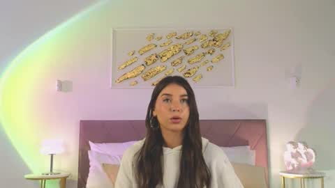 Snapshot of violetta_finch chatting on October 1, 10:32 am violetta_finch online show from October 1, 10:32 am