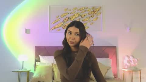 Snapshot of violetta_finch chatting on October 2, 10:33 am violetta_finch online show from October 2, 10:33 am