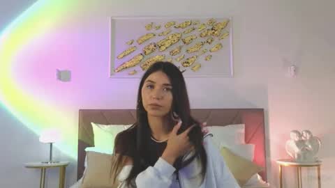 Snapshot of violetta_finch chatting on October 7, 10:23 am violetta_finch online show from October 7, 10:23 am
