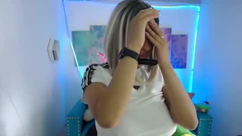 Violeta online show from February 4, 1:50 pm