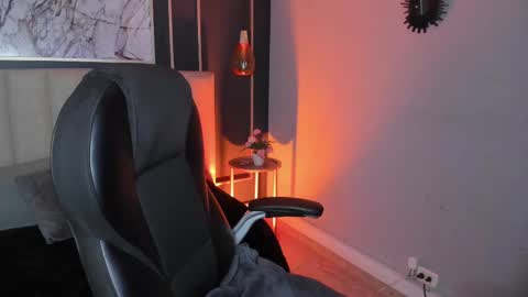 Snapshot of violetta_nur chatting on February 23, 10:31 pm Violetta nur online show from February 23, 10:31 pm