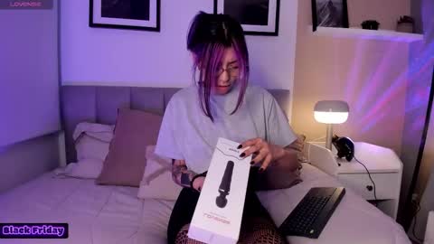 Snapshot of violetta_nur chatting on November 29, 11:08 pm Violetta nur online show from November 29, 11:08 pm