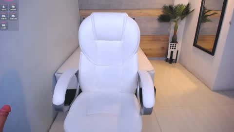 Snapshot of violetta_rainbow chatting on December 7, 10:34 am Violetta online show from December 7, 10:34 am