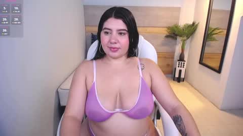 Snapshot of violetta_rainbow chatting on February 26, 4:25 am Violetta online show from February 26, 4:25 am