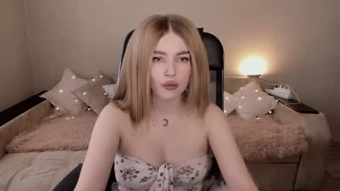 ViolettaOtis online show from February 17, 11:34 am