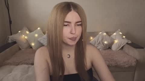 ViolettaOtis online show from September 25, 12:42 pm