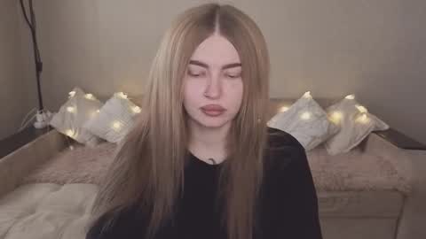 ViolettaOtis online show from November 16, 10:43 am