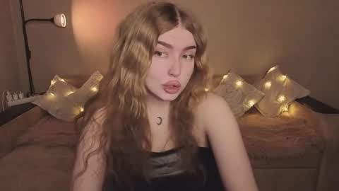 ViolettaOtis online show from February 25, 3:10 pm