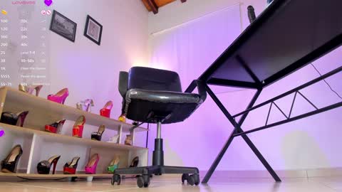 Snapshot of violettastrada chatting on February 8, 8:21 pm CALL ME TATIANA online show from February 8, 8:21 pm