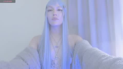 Snapshot of violettbones chatting on October 25, 6:54 am Violett online show from October 25, 6:54 am