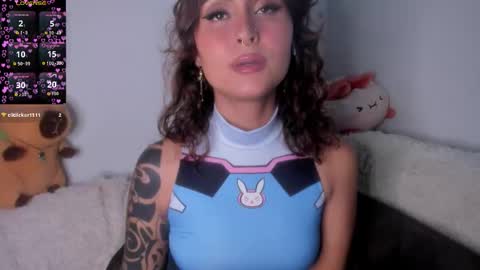 Snapshot of violetteramirez01 chatting on November 21, 10:08 pm Violette online show from November 21, 10:08 pm