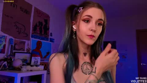 Vi  Best on my Fansly  online show from June 26, 3:27 pm