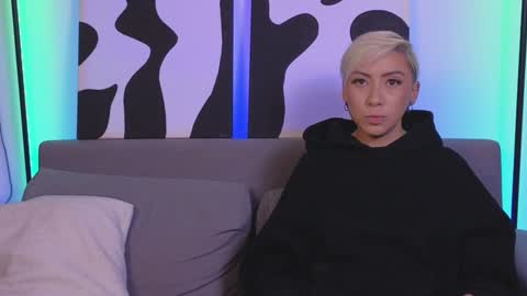 Violet online show from January 8, 2:35 am