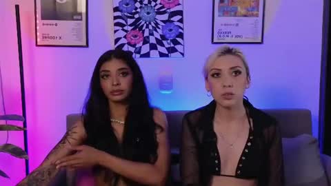 Snapshot of violettgrey_ chatting on June 20, 1:52 am Violet online show from June 20, 1:52 am