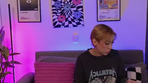 Violet online show from August 2, 11:47 pm