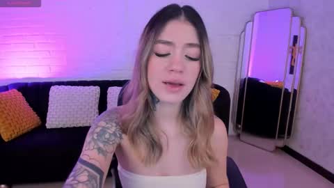 Snapshot of violetthansson chatting on October 11, 6:50 pm Violett online show from October 11, 6:50 pm