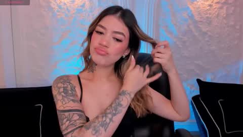 Snapshot of violetthansson chatting on October 18, 11:44 am Violett online show from October 18, 11:44 am
