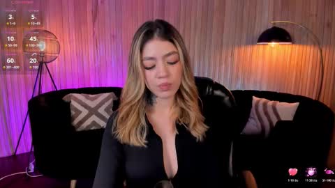 Violett  online show from February 25, 6:17 pm