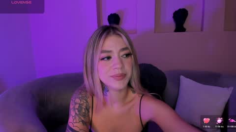 Violett  online show from May 2, 10:31 am