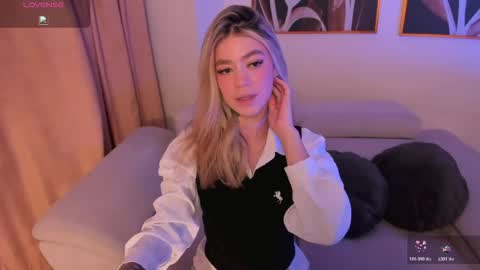 Snapshot of violetthansson chatting on May 30, 10:01 am Violett online show from May 30, 10:01 am