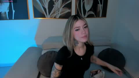 Snapshot of violetthansson chatting on May 31, 11:39 am Violett online show from May 31, 11:39 am