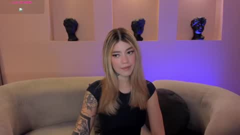 Violett  online show from June 30, 11:11 am