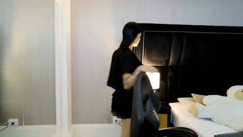 Snapshot of violettjhonson chatting on December 15, 2:10 pm ViolettJhonson online show from December 15, 2:10 pm