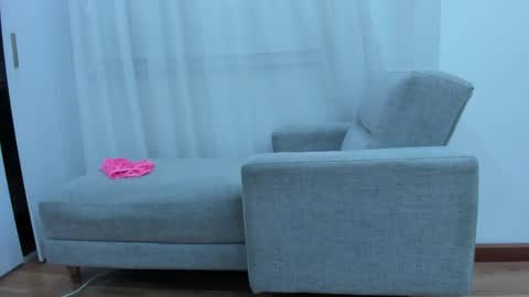 Snapshot of violettrossy chatting on May 30, 6:27 pm violet rossy online show from May 30, 6:27 pm