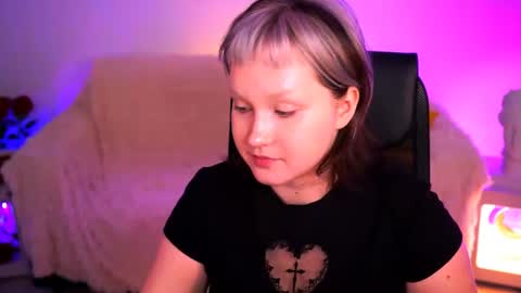 Violett online show from July 12, 6:48 am