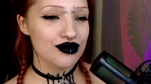 Snapshot of violetvio1ator chatting on January 27, 5:15 pm Dommy mommy online show from January 27, 5:15 pm