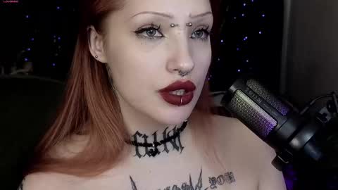 Snapshot of violetvio1ator chatting on February 13, 4:39 pm Dommy mommy online show from February 13, 4:39 pm