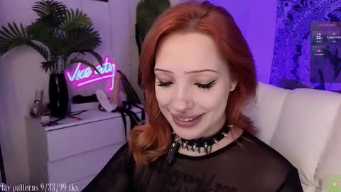 Snapshot of violetvio1ator chatting on November 22, 4:11 am Dommy mommy online show from November 22, 4:11 am