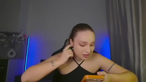 Violla online show from May 27, 7:49 am