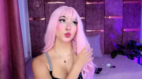 Snapshot of viollettebylyly chatting on December 4, 12:14 pm viollettebylyly online show from December 4, 12:14 pm