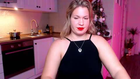 Snapshot of vip_juicy chatting on January 11, 9:26 am VelvettTime online show from January 11, 9:26 am