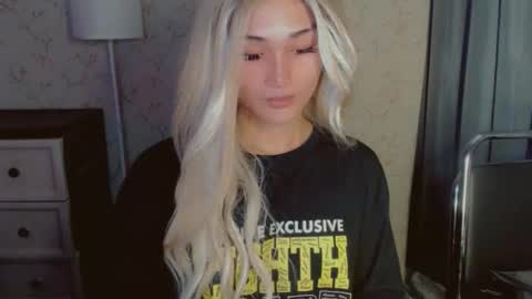 Pearl online show from March 7, 2:08 am