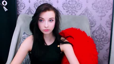 Snapshot of virgiluna chatting on May 24, 7:19 pm VirginLuna online show from May 24, 7:19 pm