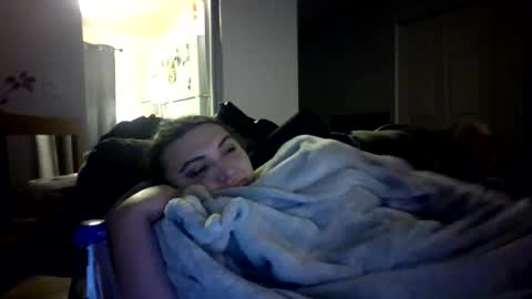 Snapshot of virgorian_enigma chatting on December 17, 6:30 am priscilla online show from December 17, 6:30 am