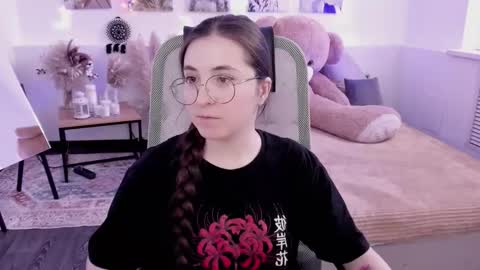 your love online show from March 6, 10:45 am